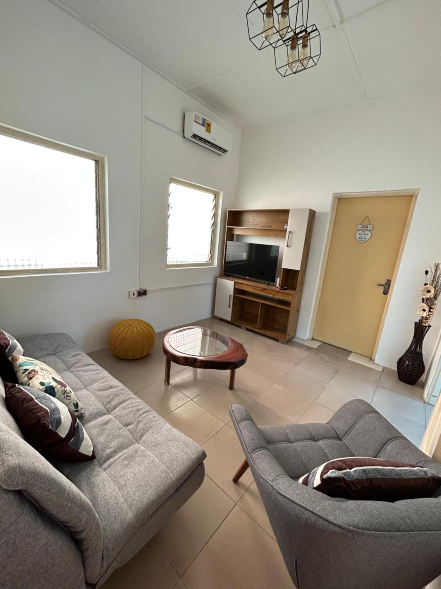 Apartamento Big & Confortable House In Oxford Street Barnor Acra Exterior foto